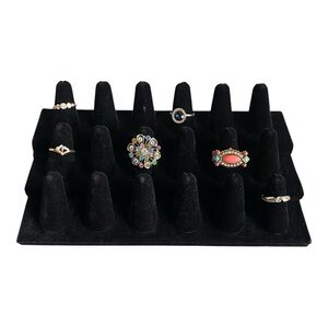 Premiere Prop Velvet 18 Ring Holder Display​​​